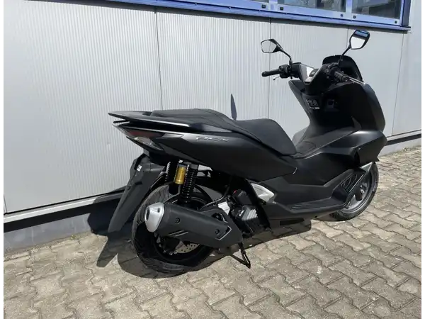 HONDA PCX (6/8)