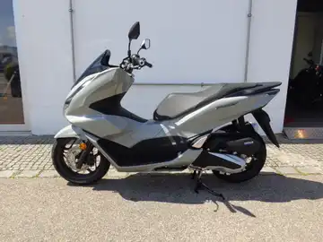 HONDA PCX (1/7)