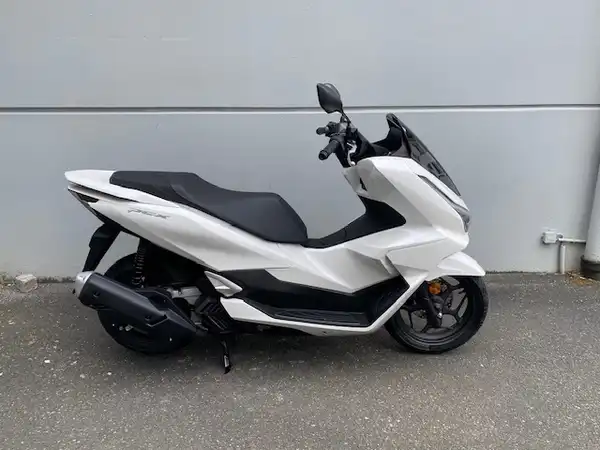 HONDA PCX (2/6)