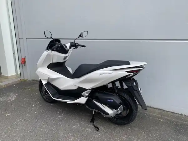 HONDA PCX (4/6)