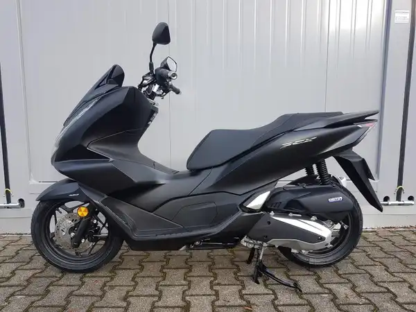 HONDA PCX (1/7)