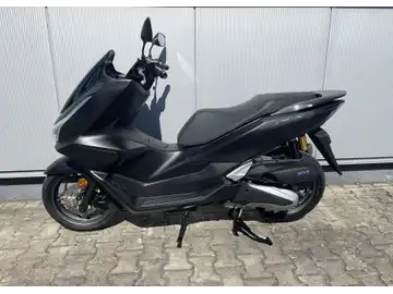 HONDA PCX (1/8)
