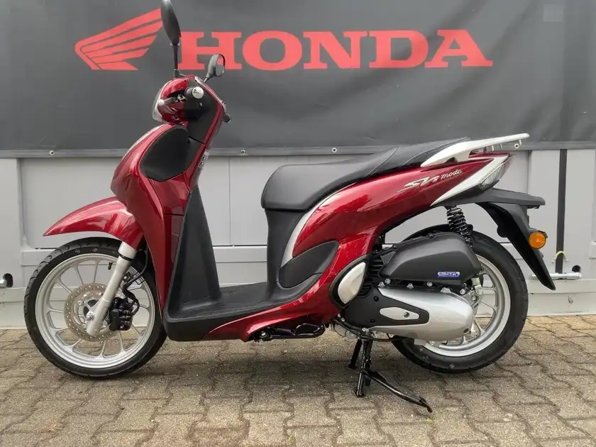 HONDA SH125i (1/7)