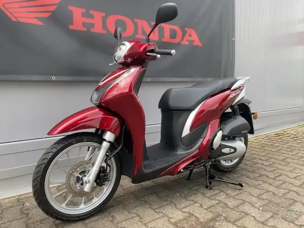 HONDA SH125i (2/7)