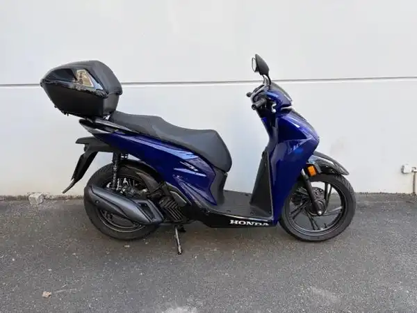 HONDA SH125i (3/6)