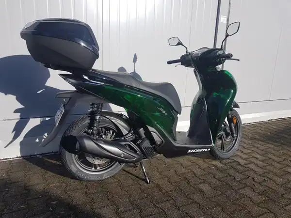HONDA SH125i (2/6)