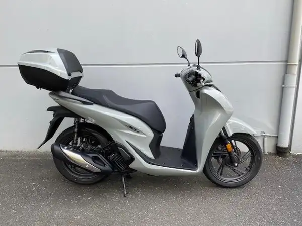 HONDA SH125i (2/5)
