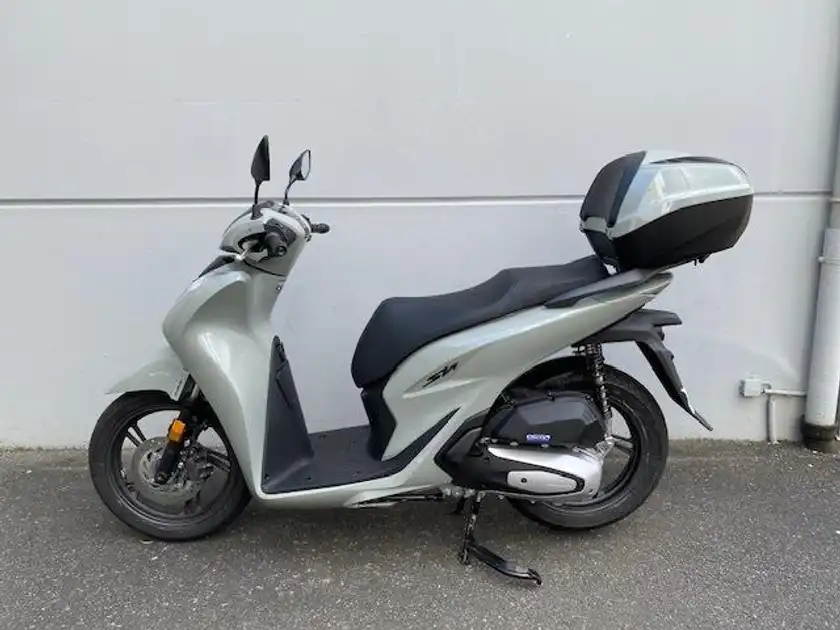 HONDA SH125i (1/5)