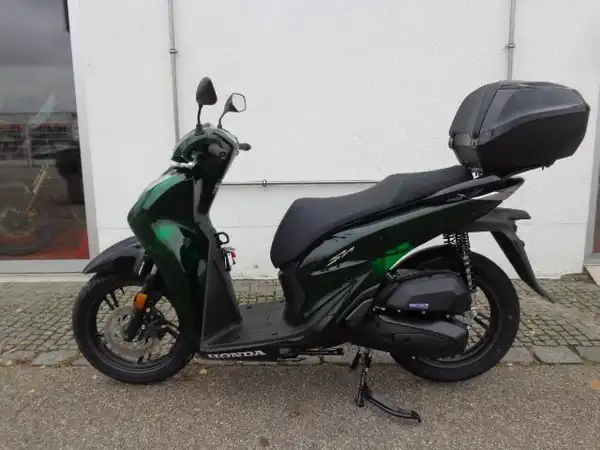 HONDA SH125i (1/7)