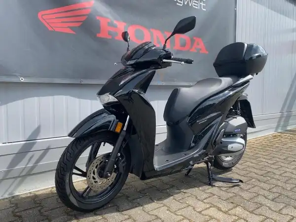 HONDA SH150i (2/6)