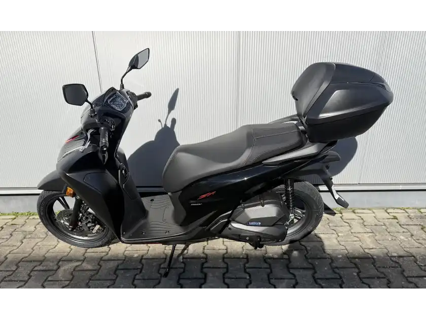 HONDA SH150i (1/7)