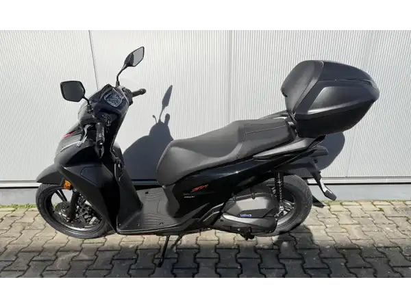 HONDA SH150i (1/7)