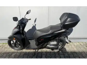 HONDA SH150i (1/7)