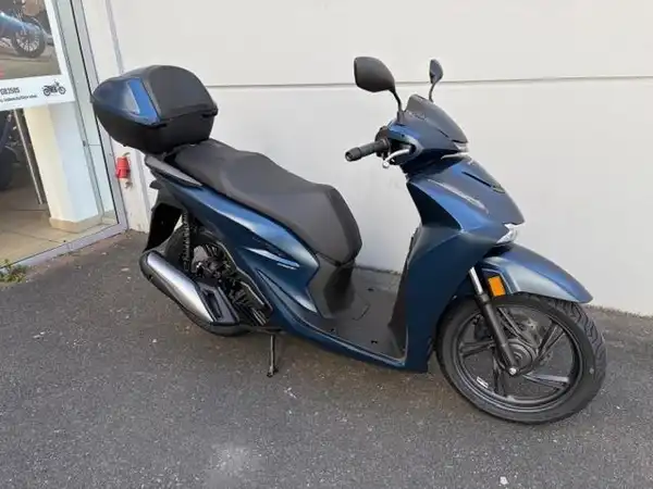 HONDA SH150i (2/6)