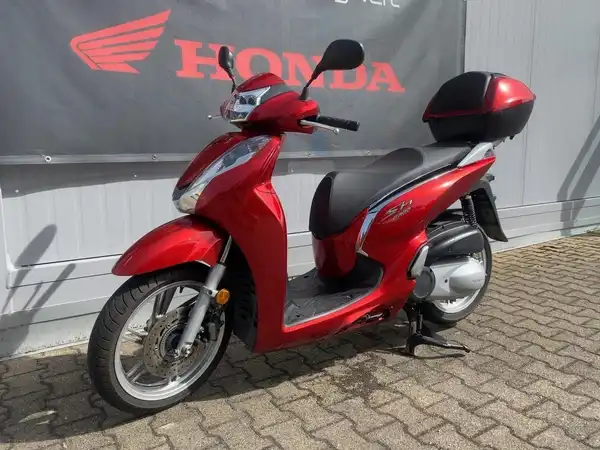 HONDA SH300i (2/5)