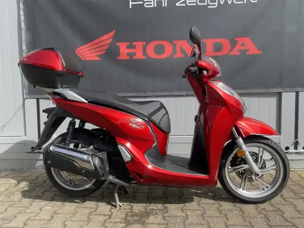 HONDA SH300i (4/5)