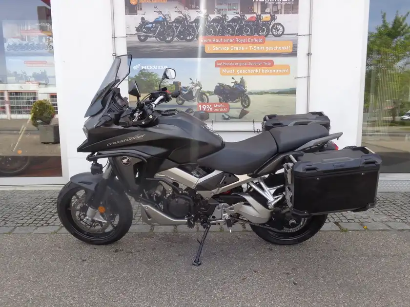 HONDA VFR800X Crossrunner (1/13)