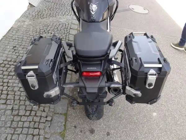 HONDA VFR800X Crossrunner (10/13)