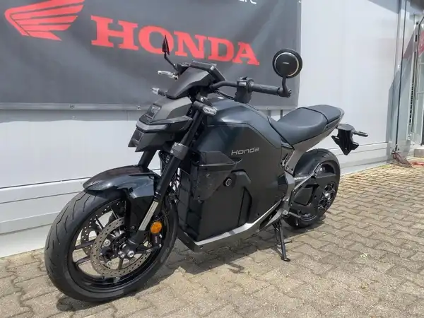 HONDA WN7 (2/7)