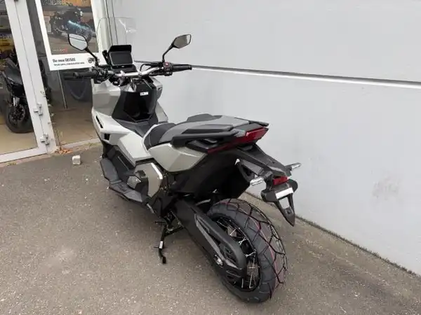 HONDA X-ADV (4/7)