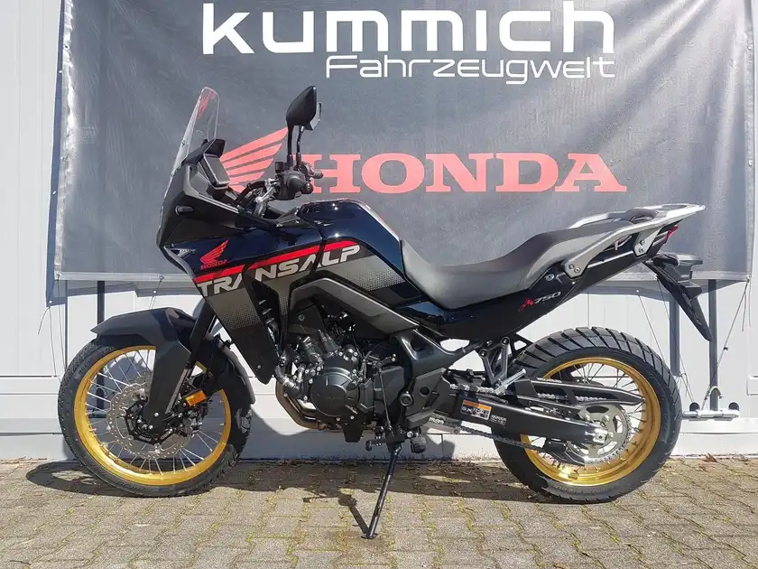 HONDA XL750 (1/7)