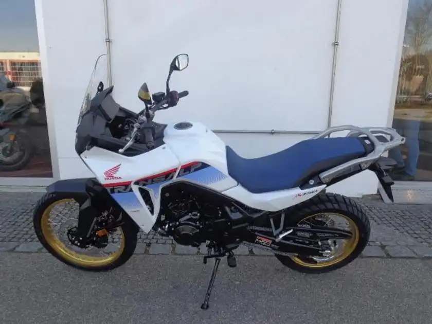 HONDA XL750 (1/7)