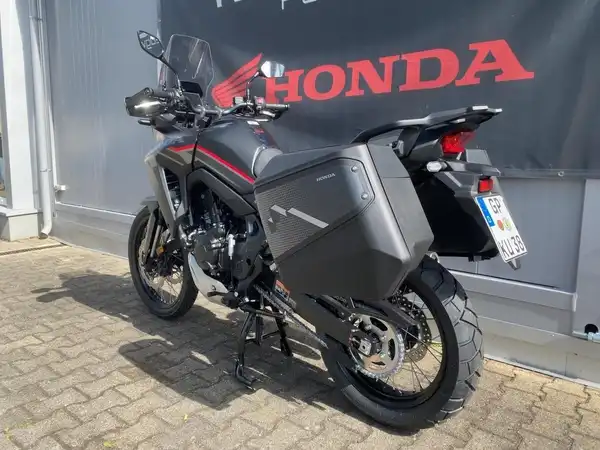 HONDA XL 750 TRANSALP (3/7)