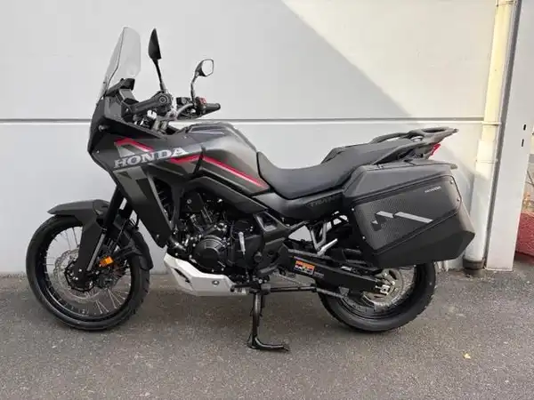 HONDA XL 750 TRANSALP (1/6)