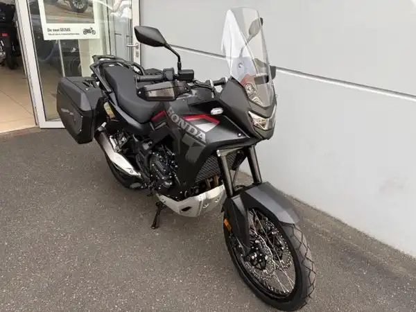 HONDA XL 750 TRANSALP (2/6)