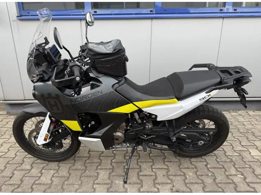 HUSQVARNA NORDEN 901 (1/7)
