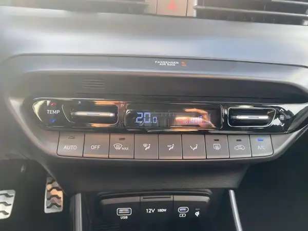 HYUNDAI BAYON TREND (14/15)