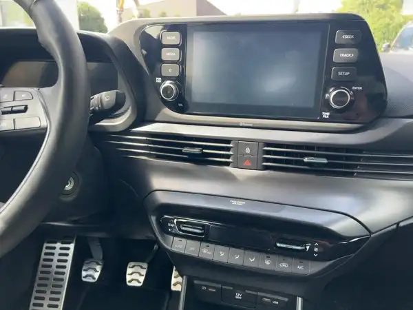 HYUNDAI BAYON (10/14)