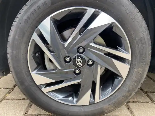 HYUNDAI BAYON TREND (7/15)