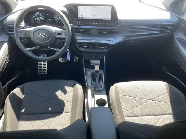 HYUNDAI BAYON (8/14)
