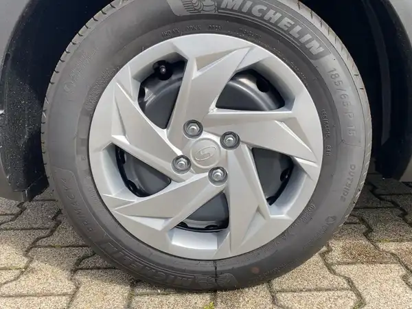 HYUNDAI BAYON SELECT (7/15)