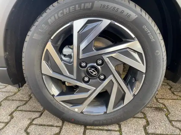 HYUNDAI BAYON TREND (7/15)