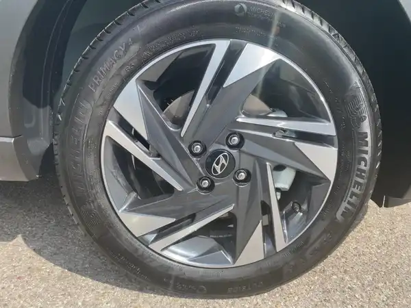 HYUNDAI BAYON (7/15)