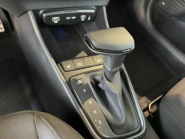 HYUNDAI BAYON TREND (14/15)