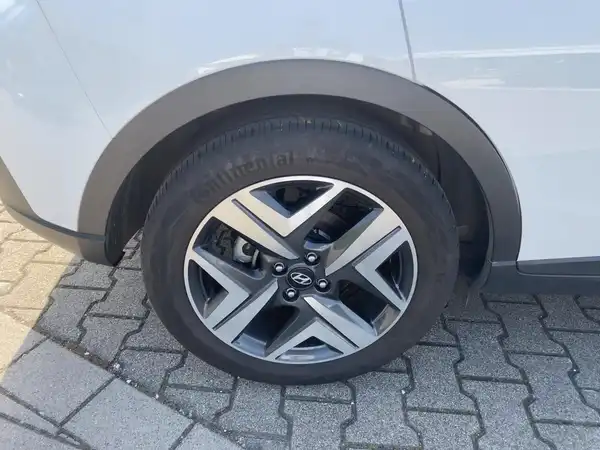 HYUNDAI BAYON TREND (7/15)