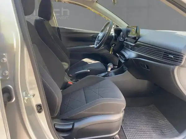 HYUNDAI BAYON (11/15)