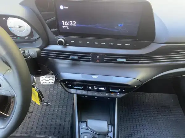 HYUNDAI BAYON (10/15)