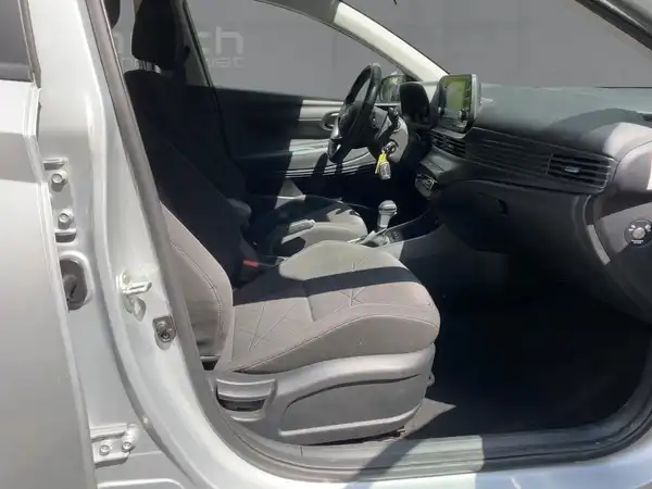 HYUNDAI BAYON (11/15)