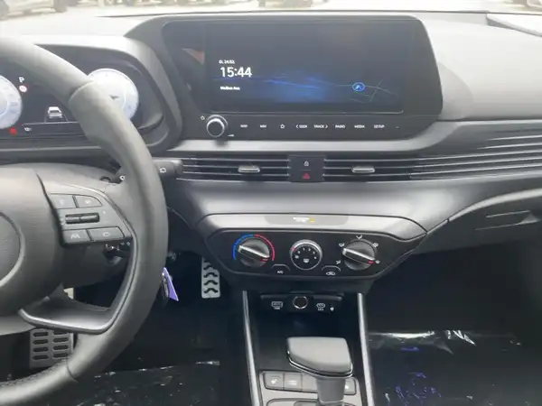 HYUNDAI BAYON (10/15)