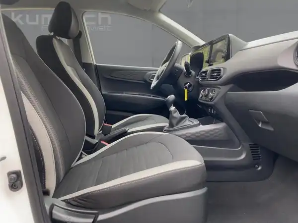 HYUNDAI I10 (11/15)