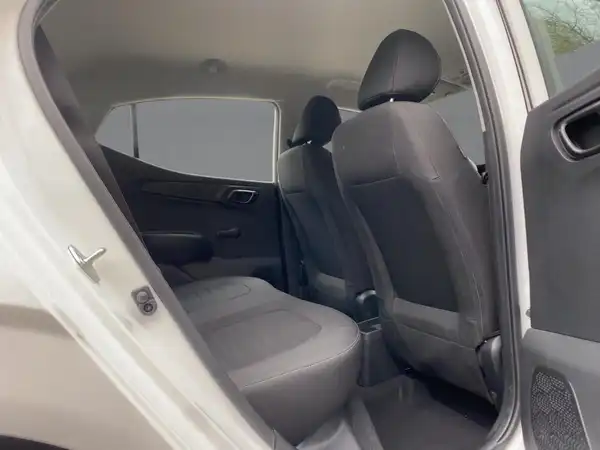 HYUNDAI I10 (12/15)