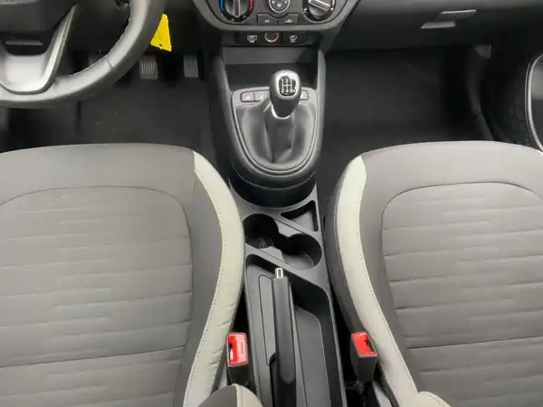 HYUNDAI I10 (14/15)