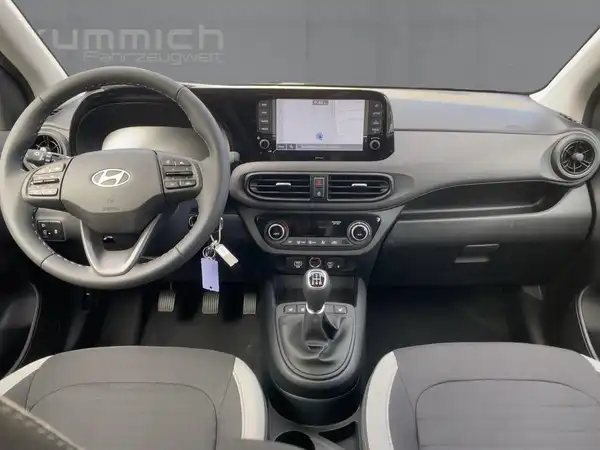 HYUNDAI I10 (8/15)