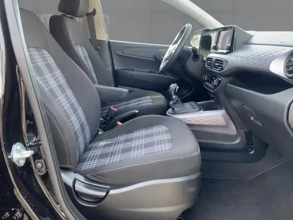 HYUNDAI I10 (11/15)