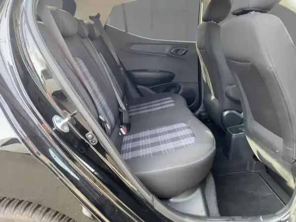HYUNDAI I10 (12/15)