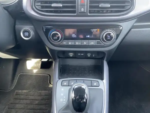 HYUNDAI I10 (14/15)